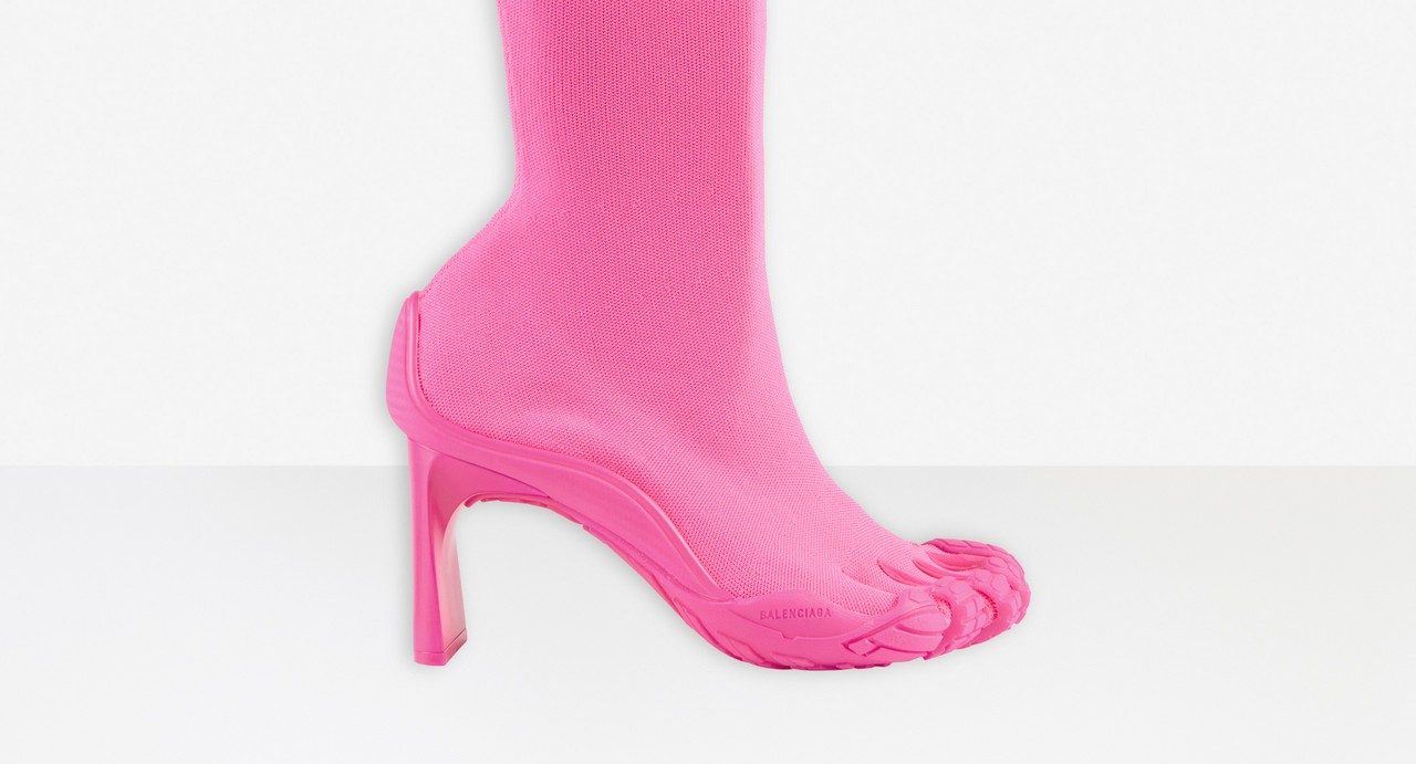 Τα νέα ugly shoes έχουν την υπογραφή του οίκου Balenciaga