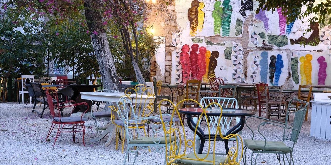 Cachou: Δώσαμε ραντεβού στην ωραιότερη αυλή της πόλης