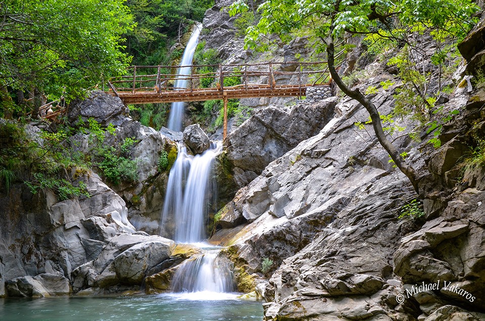 Το φυσικό μεταλλικό νερό ΘΕΟΝΗ έχει eco-friendly DNA και δεν σταματά να μας το αποδεικνύει