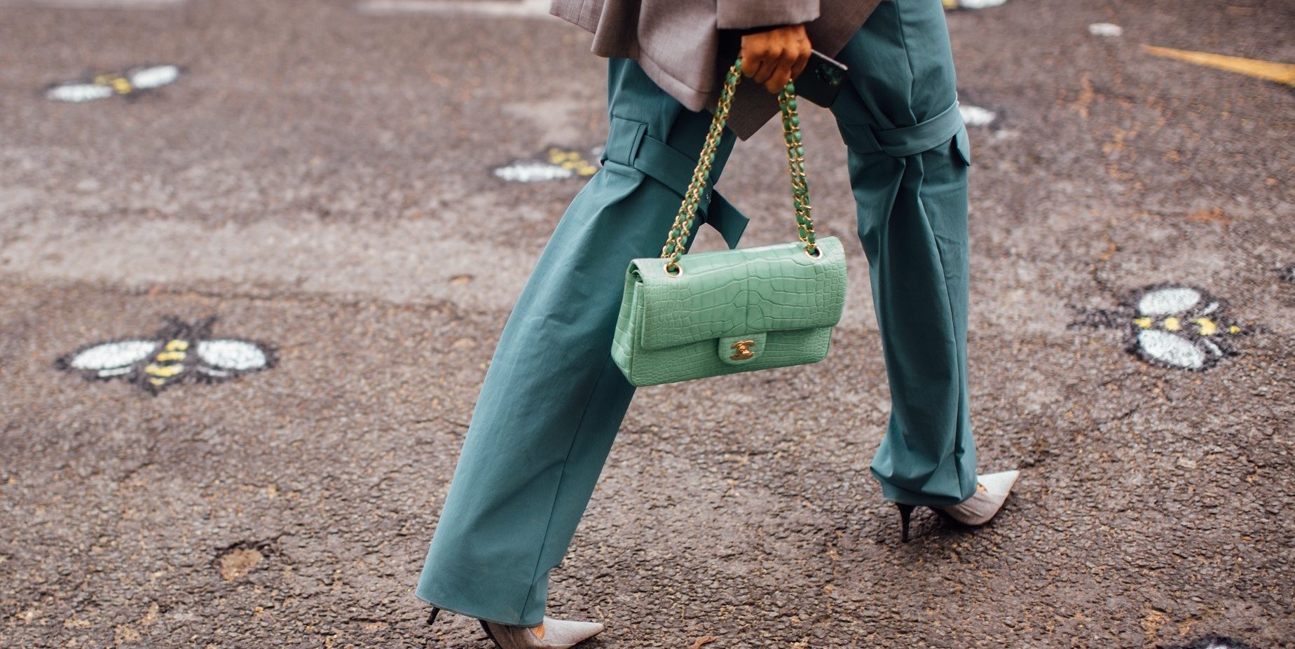 Chanel για πάντα: Οι τσάντες που μας έκλεψαν την καρδιά στους δρόμους του Παρισιού