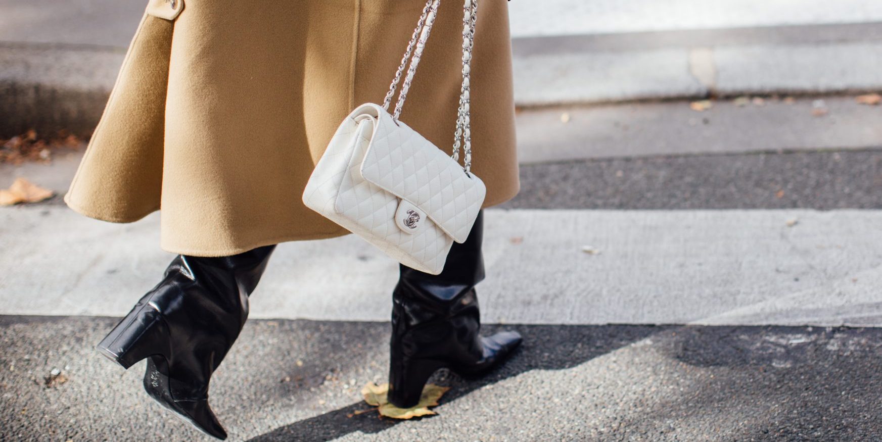 Τα αξεσουάρ που μας έκλεψαν την καρδιά στους δρόμους του Παρισιού