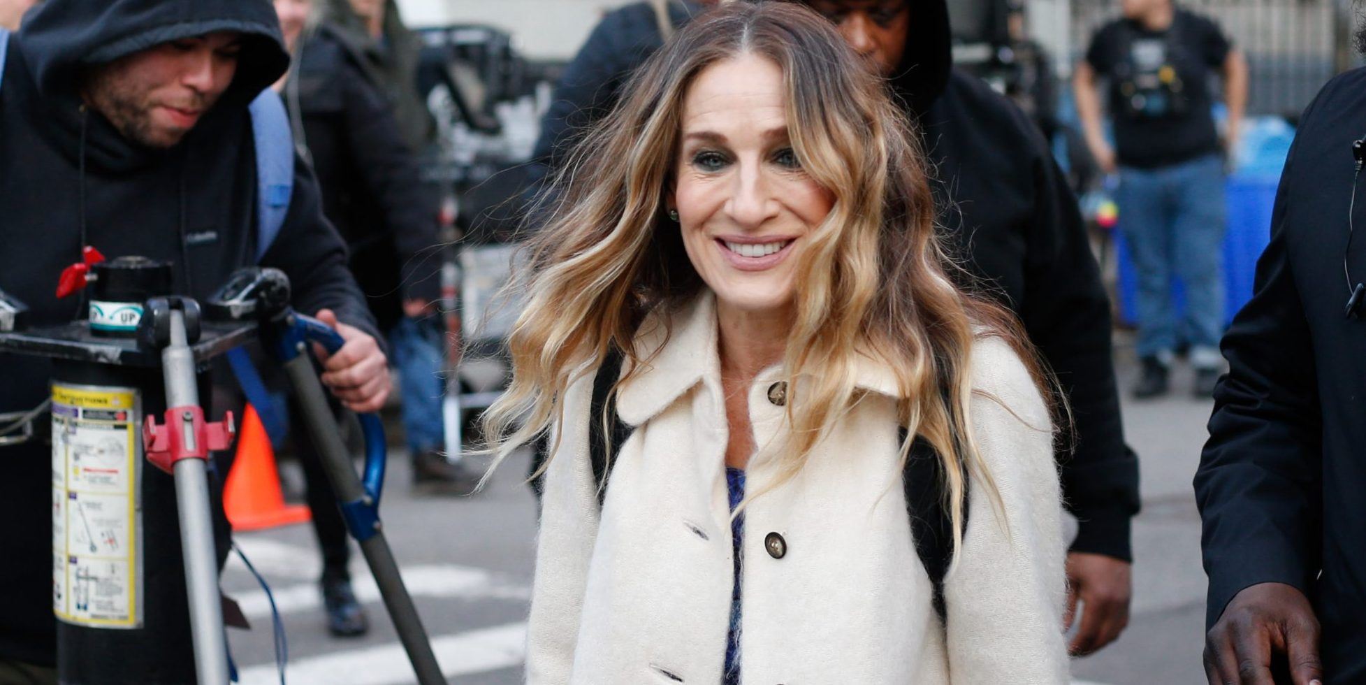 Η Sarah Jessica Parker φόρεσε το δερμάτινο παντελόνι που θέλουμε (+4 οικονομικά σχέδια)