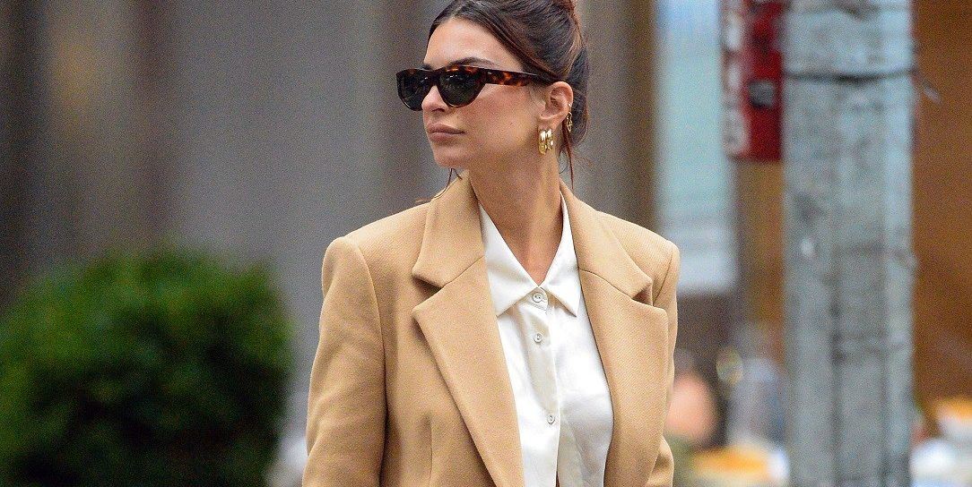 Το λουκ της Δευτέρας το κλέψαμε από την Emily Ratajkowski
