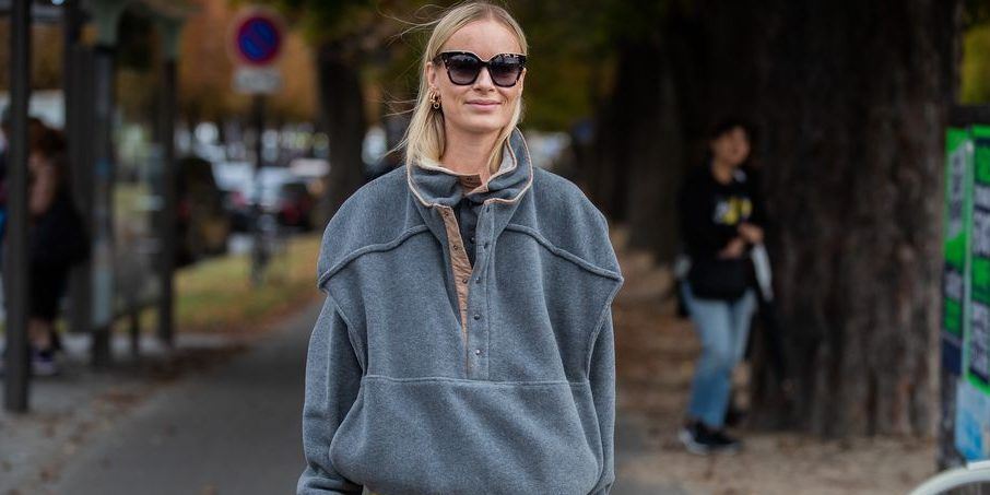 6 super stylish εμφανίσεις που θα σε πείσουν πως το φούτερ είναι η απόλυτη αγορά του χειμώνα