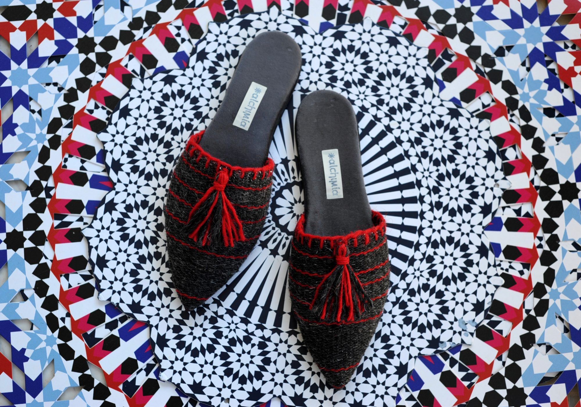 Τα ελληνικά vegan shoes που μας ταξιδεύουν στις παραδόσεις μας