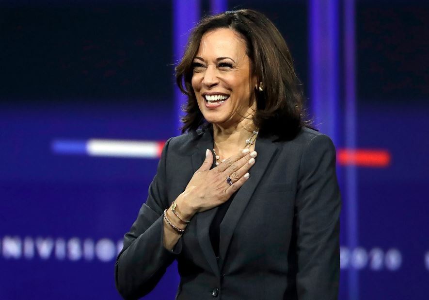 Kamala Harris: Η πρώτη γυναίκα Αντιπρόεδρος των ΗΠΑ έχει ΚΑΙ μοναδικό στυλ