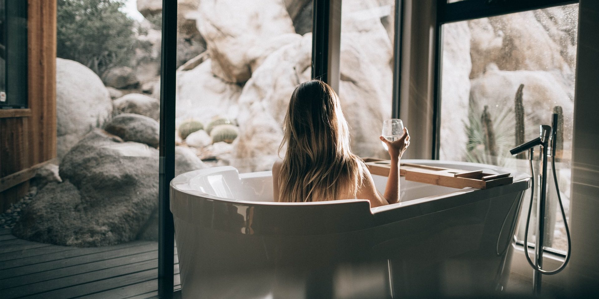 3 top μυστικά για ένα χαλαρωτικό και απολαυστικό μπάνιο (το έχεις ανάγκη!)