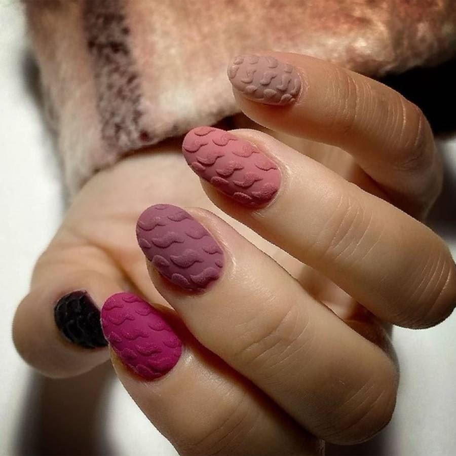 Cable Knit Nails: Αυτό είναι το No1 trend στα νύχια αυτή τη στιγμή (όχι που δεν θα ήταν!)
