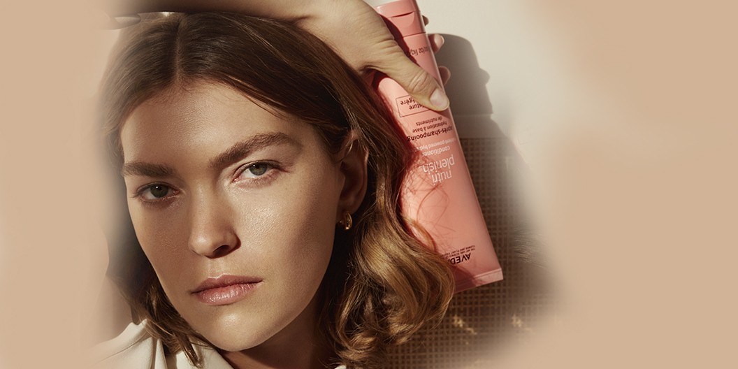 H Arizona Muse λατρεύει αυτό το brand για την περιποίηση των μαλλιών της (μάθε το γιατί)