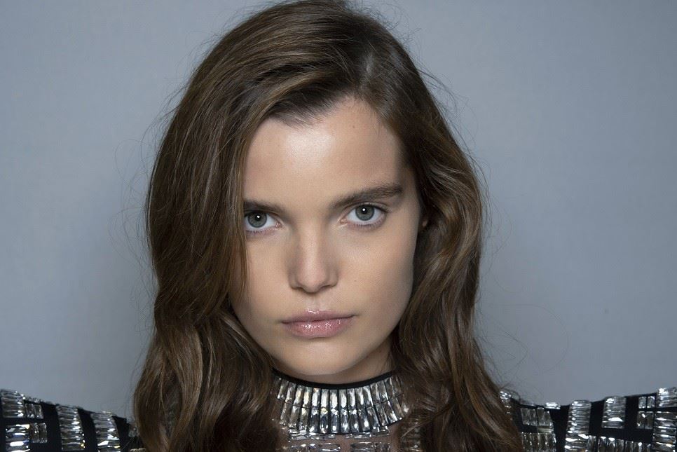 Hair On Top: Με αυτά τα 6 super προϊόντα, φτιάχνουμε τα πιο hot χτενίσματα