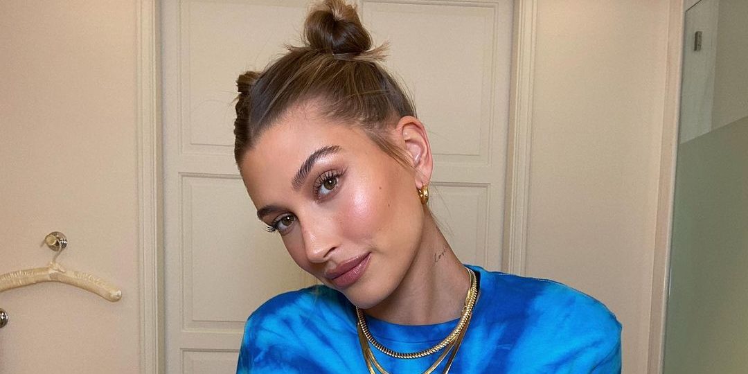 Αυτή την skincare ρουτίνα ακολουθεί η Hailey Bieber πριν από κάθε επαγγελματικό ραντεβού