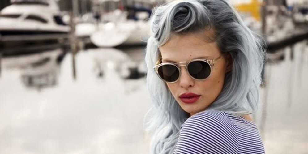 Grombre: Το πιο ευφάνταστο hair trend αν έχετε γκρίζα μαλλιά