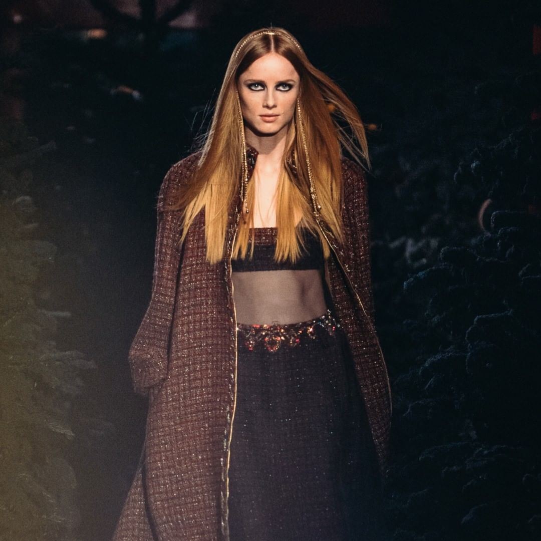Το AW21 show της Chanel είναι ένα rock, parisian πάρτι