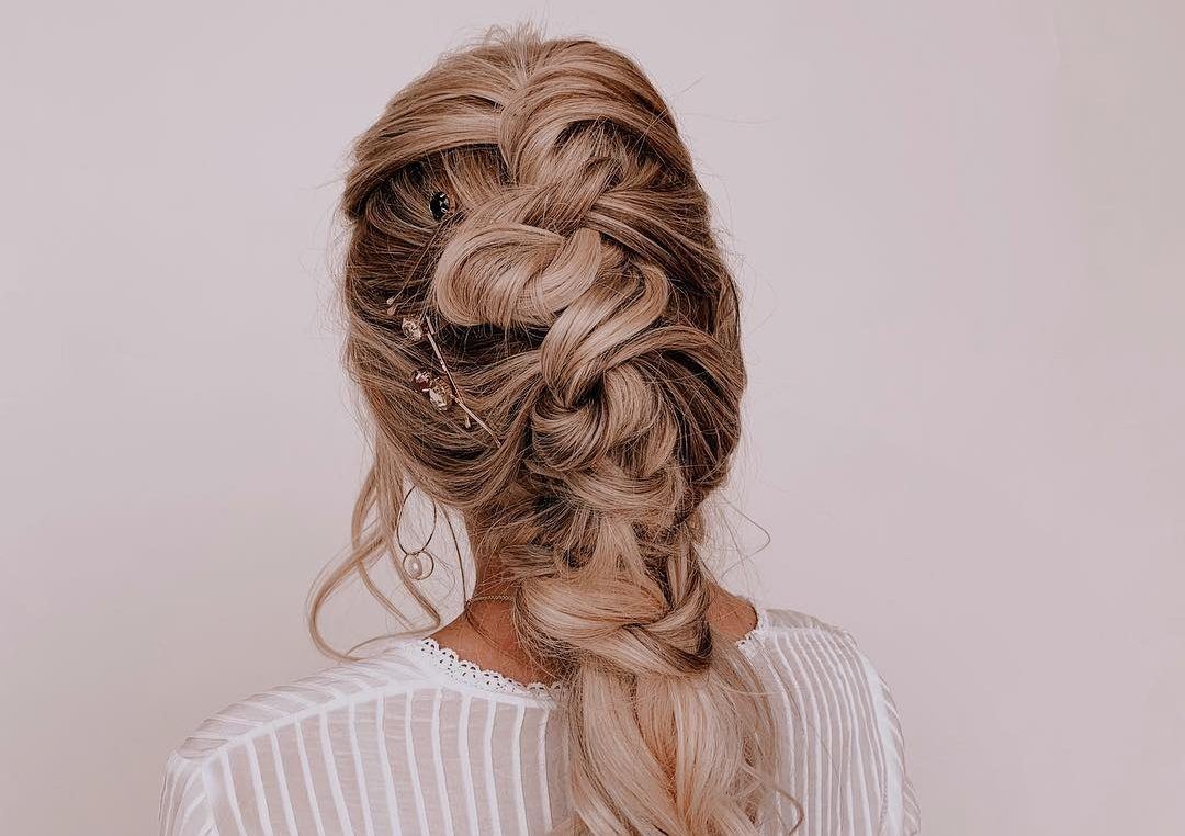 Έτσι θα φτιάξεις γρήγορα την πιο stylish γαλλική πλεξούδα #stepbystep