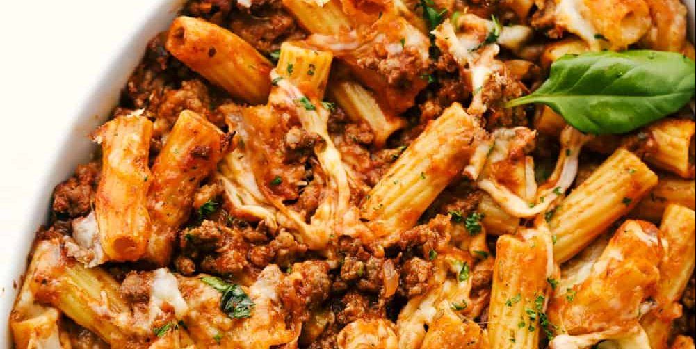 Αυτά τα rigatoni στο φούρνο θα τα λατρέψουν μικροί και μεγάλοι
