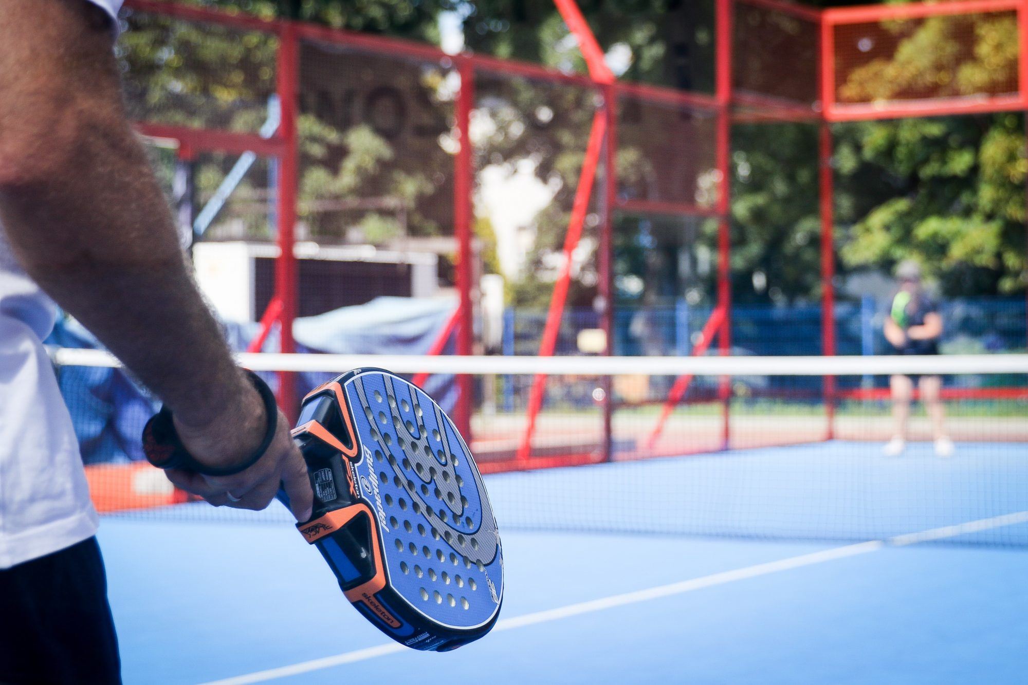 Padel: Ποιο είναι το νέο σπορ που έγινε trend;