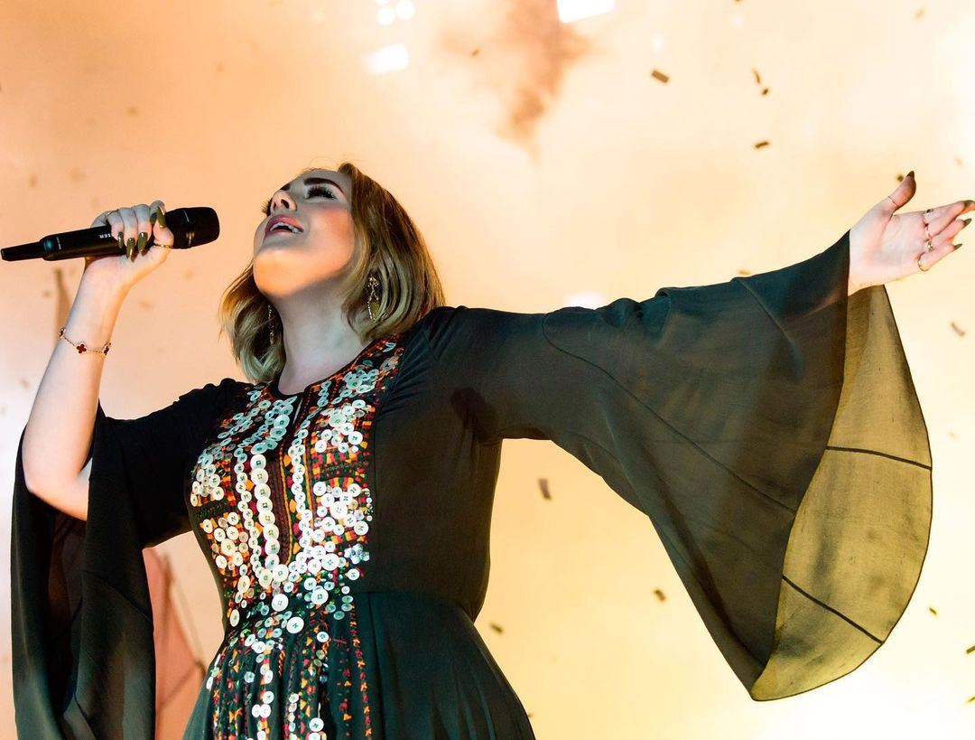 Είδαμε την Adele μετά από μήνες στο after-part των Oscars και ήταν πιο όμορφη απο ποτέ!