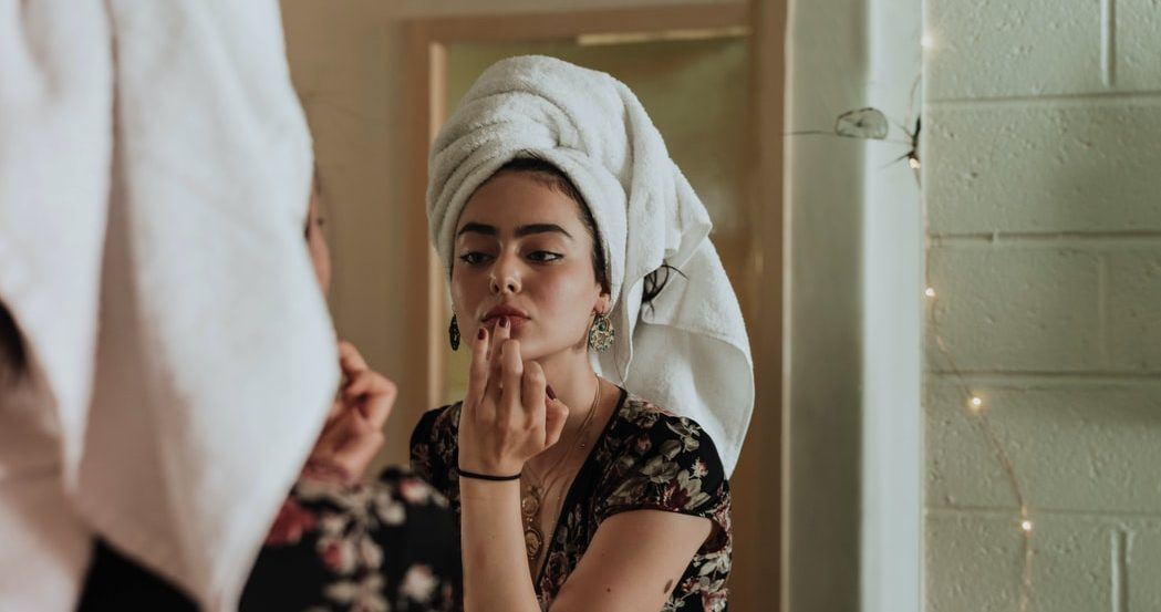 Φτιάχνουμε scrub με 4 μόλις υλικά για χείλη πιο απαλά από ποτέ!