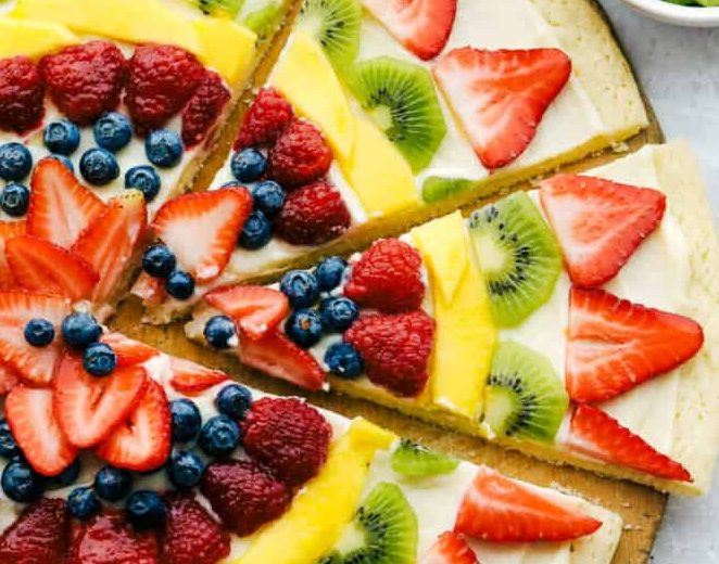 Fruit Pizza: Ένα δημιουργικό επιδόρπιο που όλες μπορούμε να φτιάξουμε
