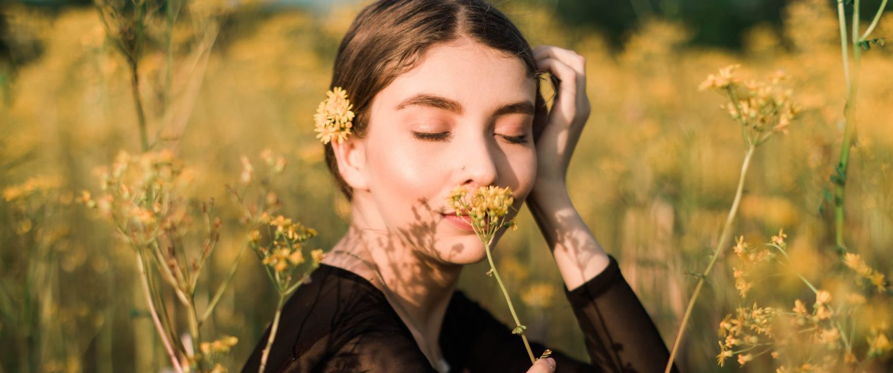 Γιατί δεν πρέπει να φοράς άρωμα πάνω από το αντιηλιακό σου;