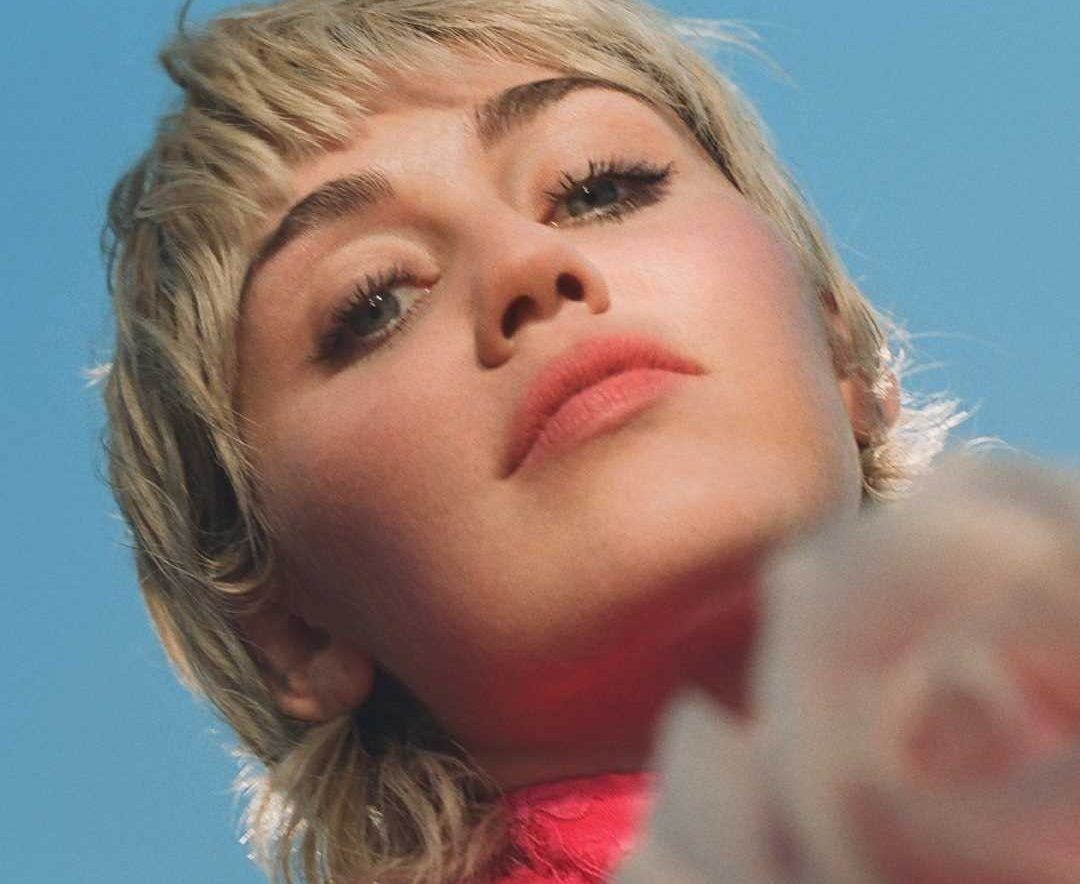 Η Miley Cyrus είναι το πρόσωπο του νέου αρώματος Gucci