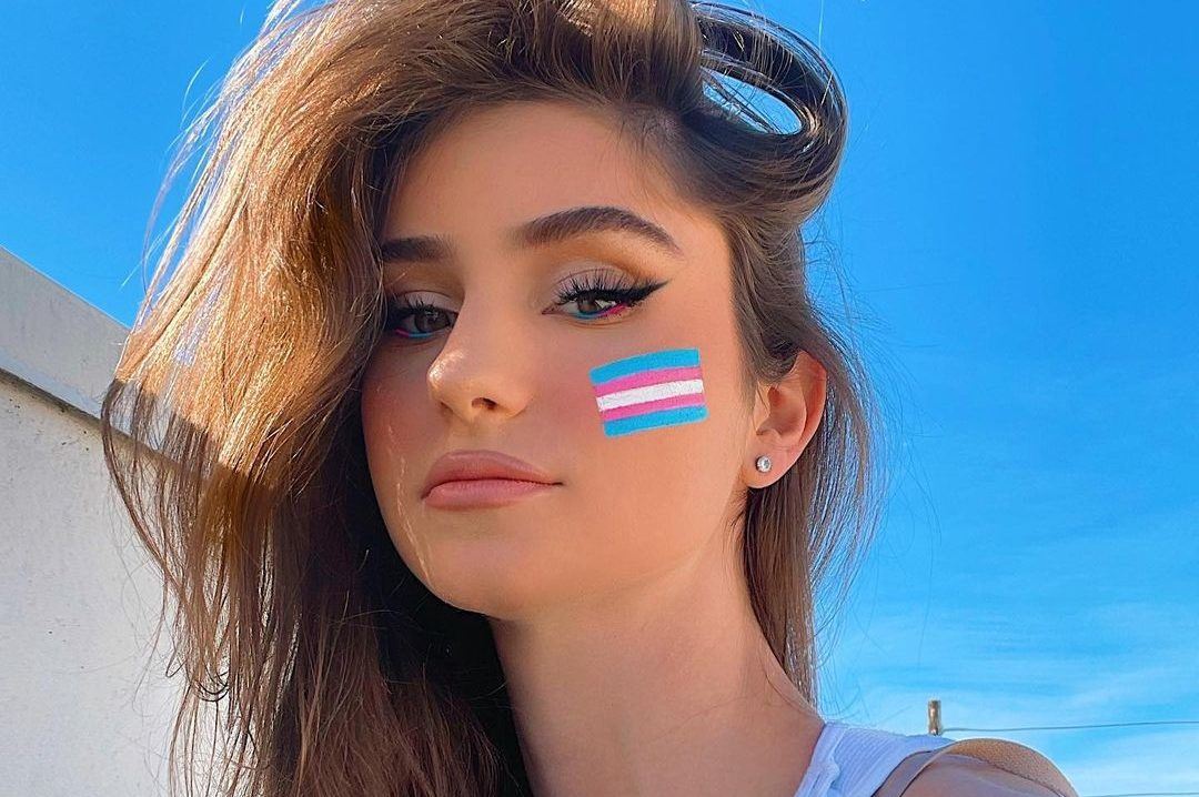 3 eye-looks για τολμηρές που τιμούν το #PrideMonth