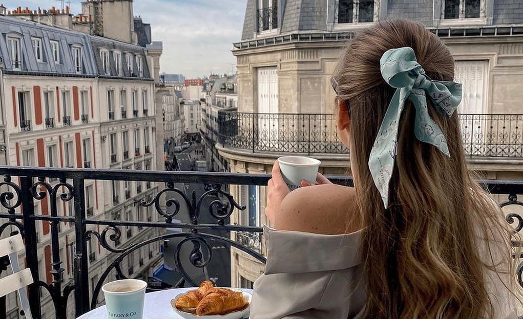 Ξέρεις γιατί πρέπει να καθαρίζεις την πρέσα μαλλιών συχνά;