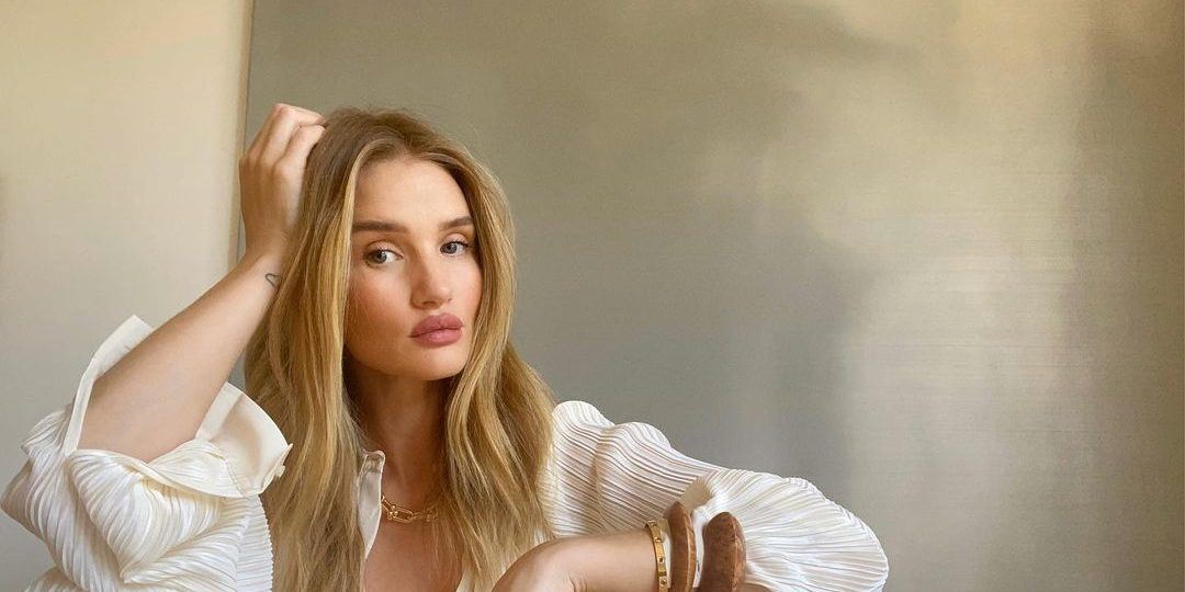Ανακαλύψαμε την πρωινή skincare ρουτίνα της Rosie Huntington-Whiteley