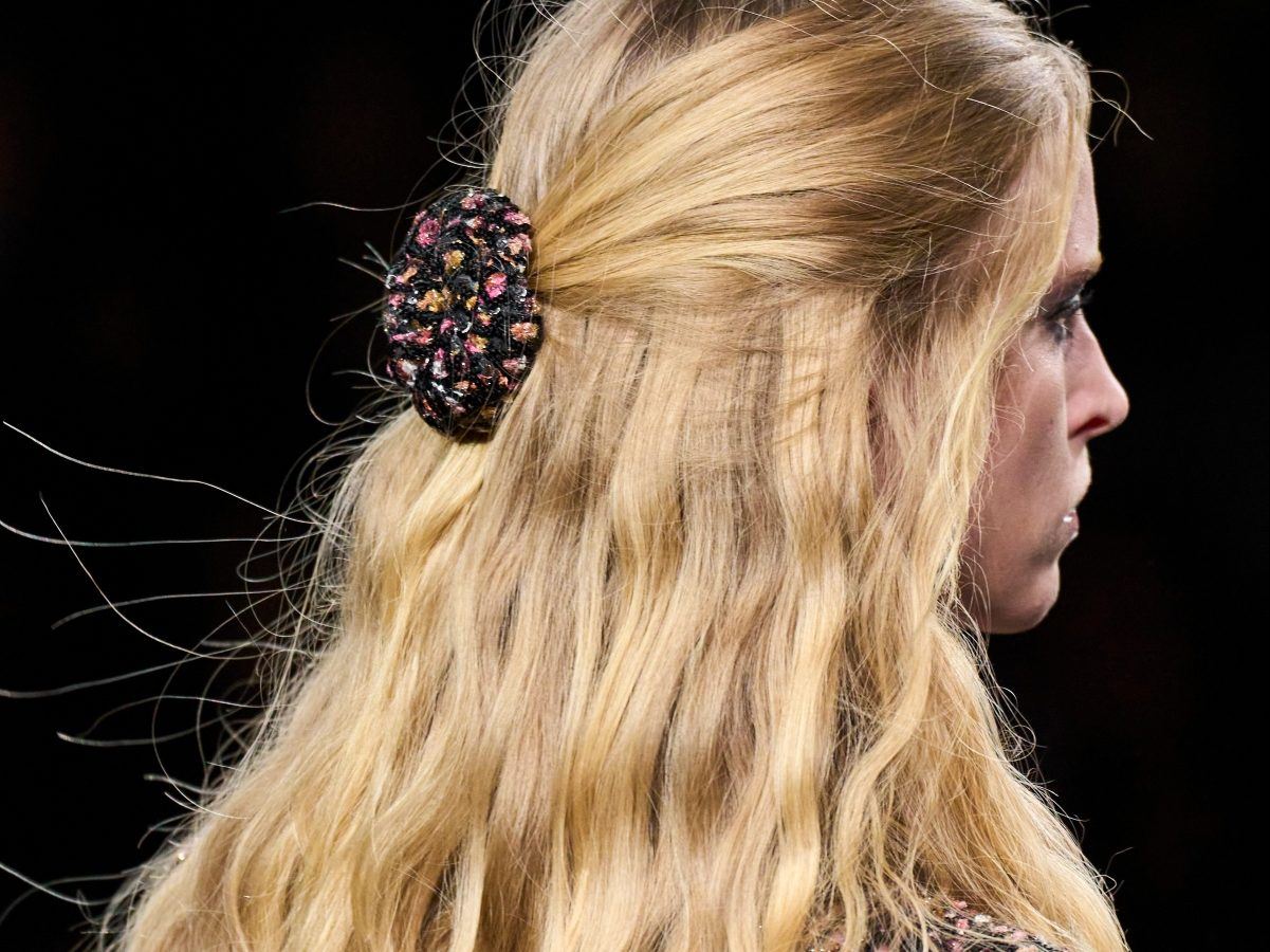 6 καλοί λόγοι για να προσθέσεις το μέλι στην hair care routine σου