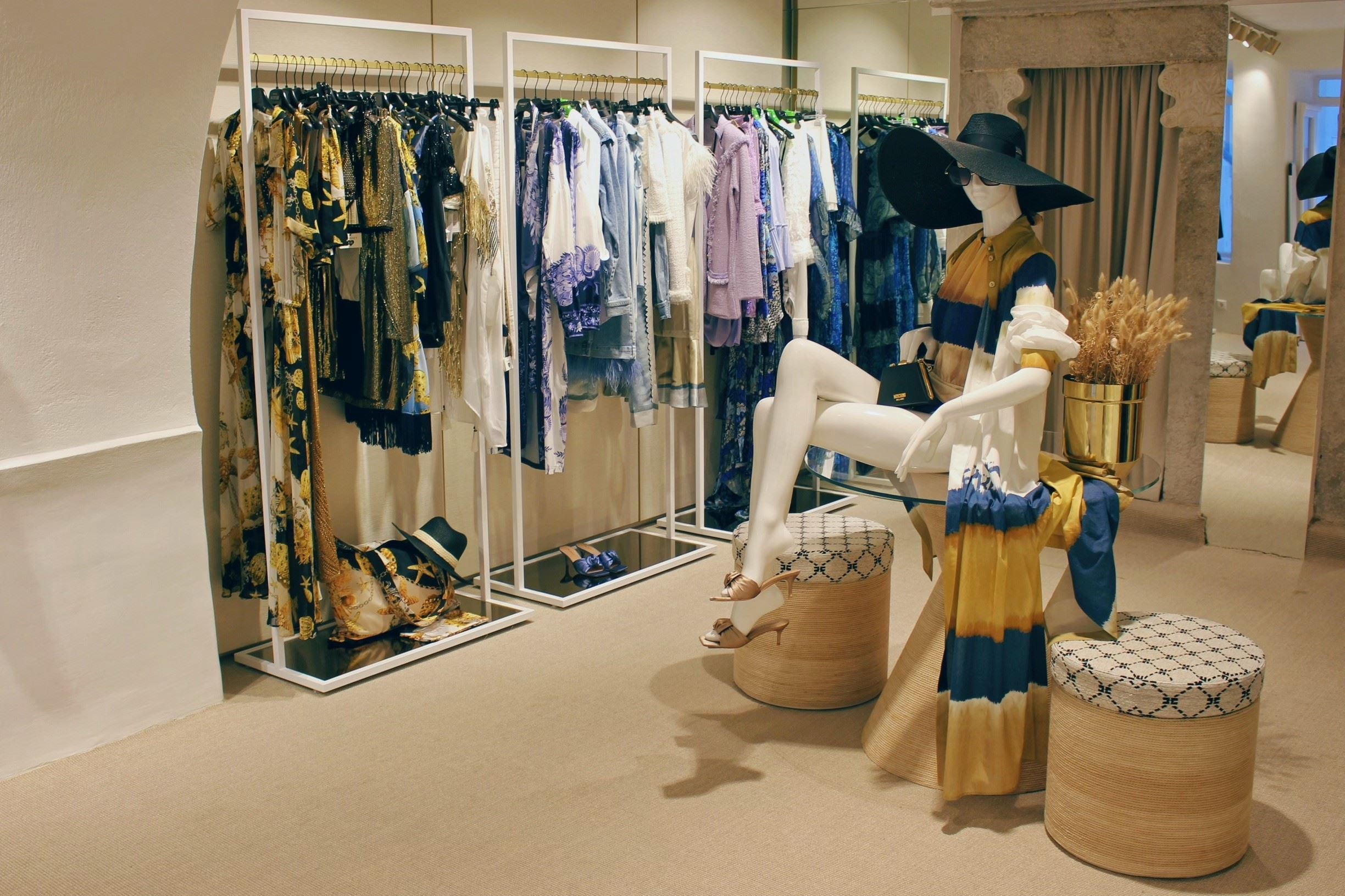 Τα EPONYMO stores “προσγειώθηκαν” στη Μύκονο