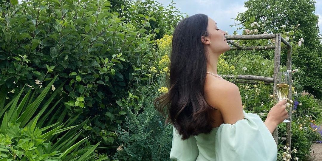 Aν τα μαλλιά σου είναι θαμπά και άτονα, πιθανότατα κάνεις ένα από αυτά τα 5 λάθη