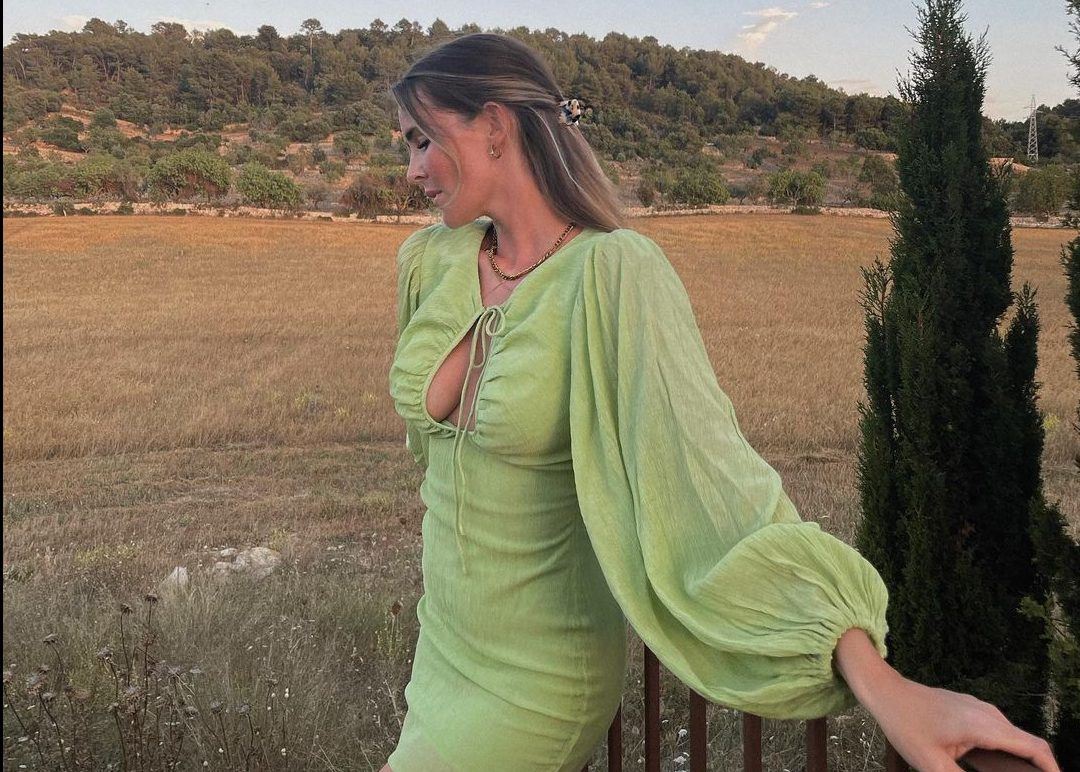 Θα γίνεις νονά ή κουμπάρα αυτό το καλοκαίρι; 10 trends για να κερδίσεις τις εντυπώσεις (και!) με το συλ σου