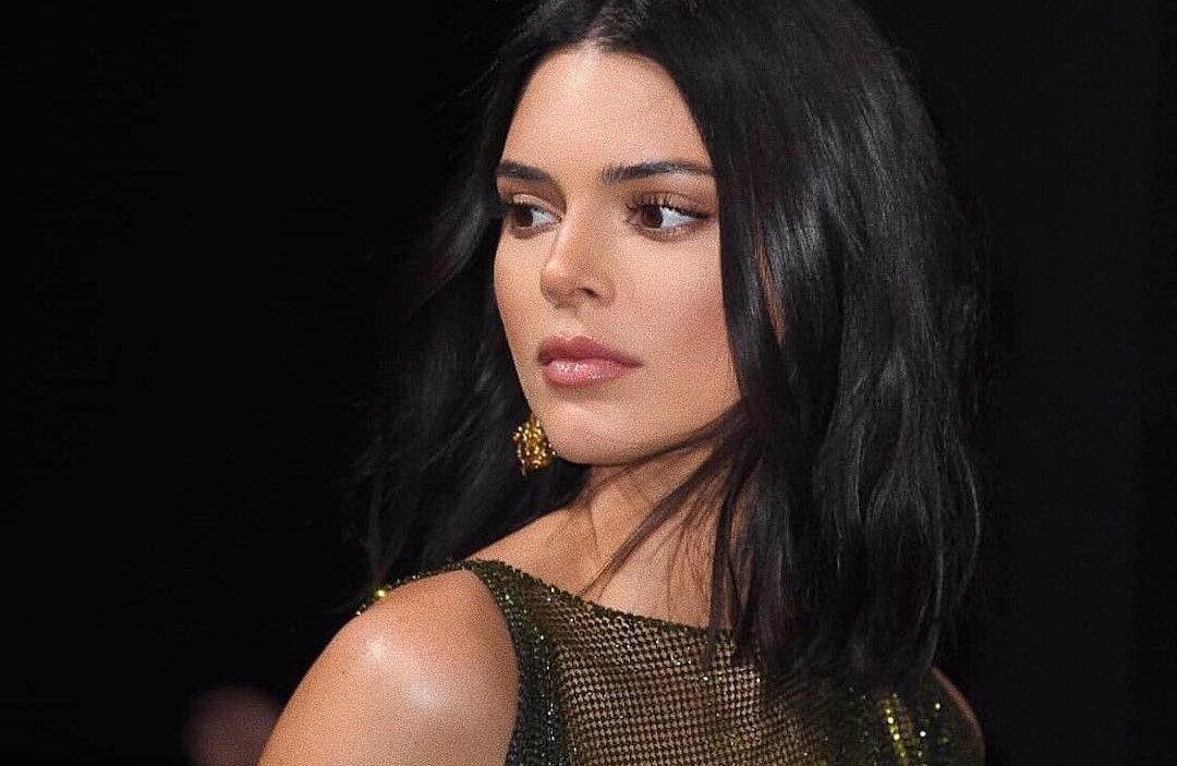 Η hairstylist της Kendall Jenner ξέρει ποιο είναι το μυστικό για να αντιμετωπίσεις το φριζάρισμα