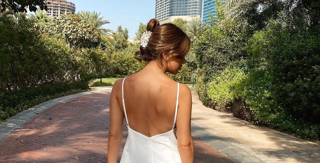10 κοκαλάκια μαλλιών για το πιο στυλάτο hair look στην παραλία (και όχι μόνο!)