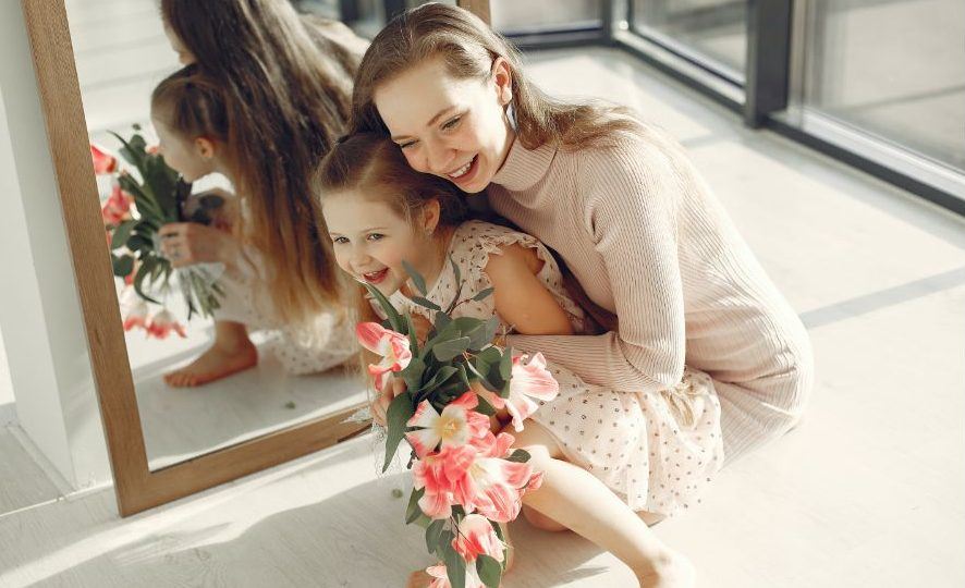 Συμβουλές από μία self- esteem coach ώστε νιώθεις περισσότερη αυτοπεποίθηση μετά τον τοκετό