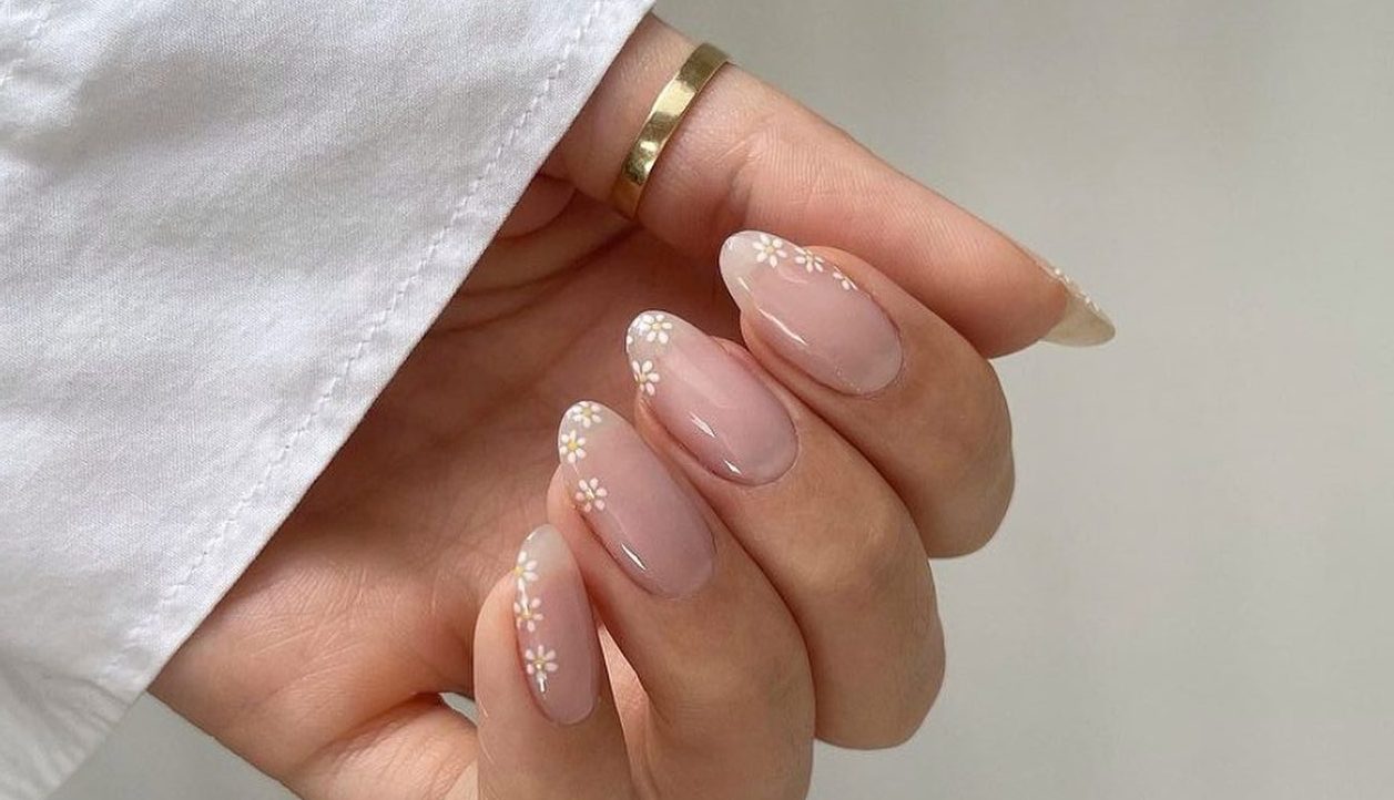 Αυτά τα nail trends δείχνουν άψογα με την μαυρισμένη επιδερμίδα μας