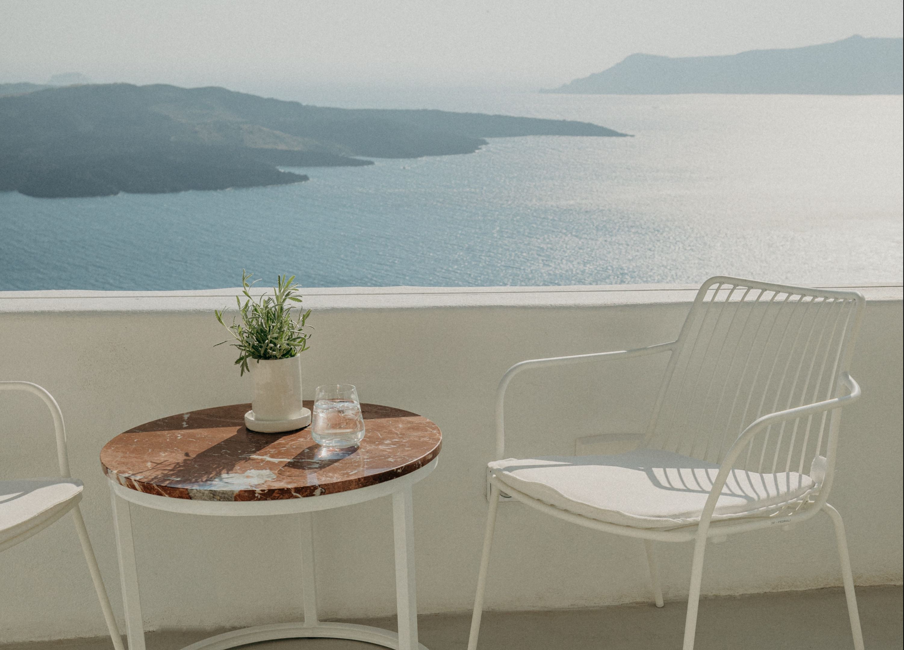Αν είσαι στη Σαντορίνη το «Ohh Boy» είναι το μαγαζί που πρέπει να επισκεφτείς