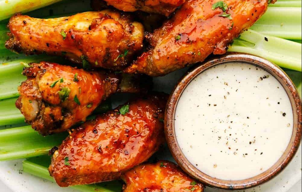Βρήκαμε τη συνταγή για τις πιο λαχταριστές homemade φτερούγες κοτόπουλου