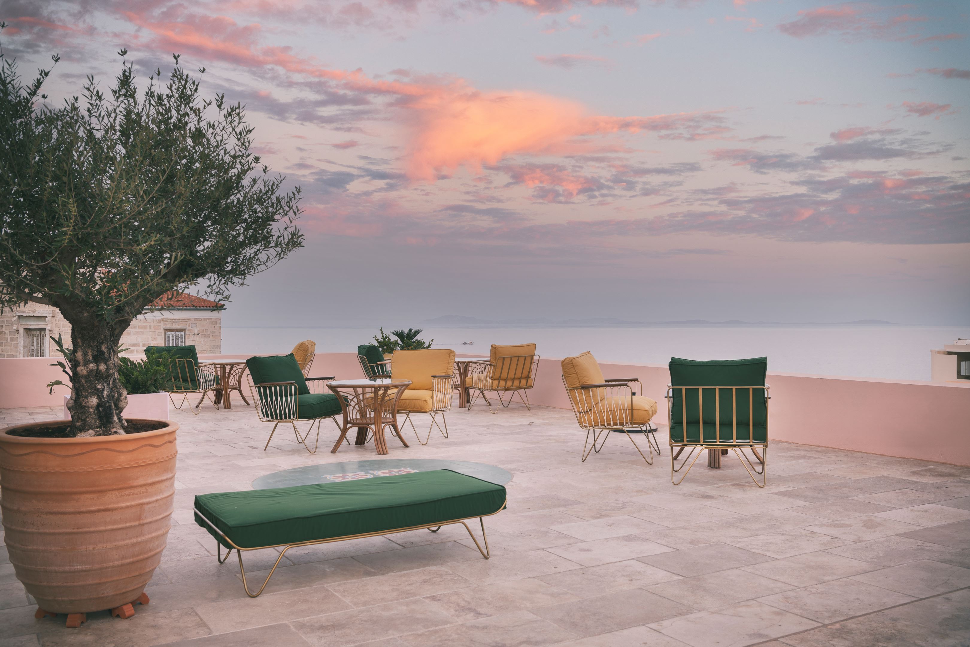 Aristide Hotel: Αυτό το αρχοντικό στην Ερμούπολη είναι το Αυγουστιάτικο καταφυγιό μας