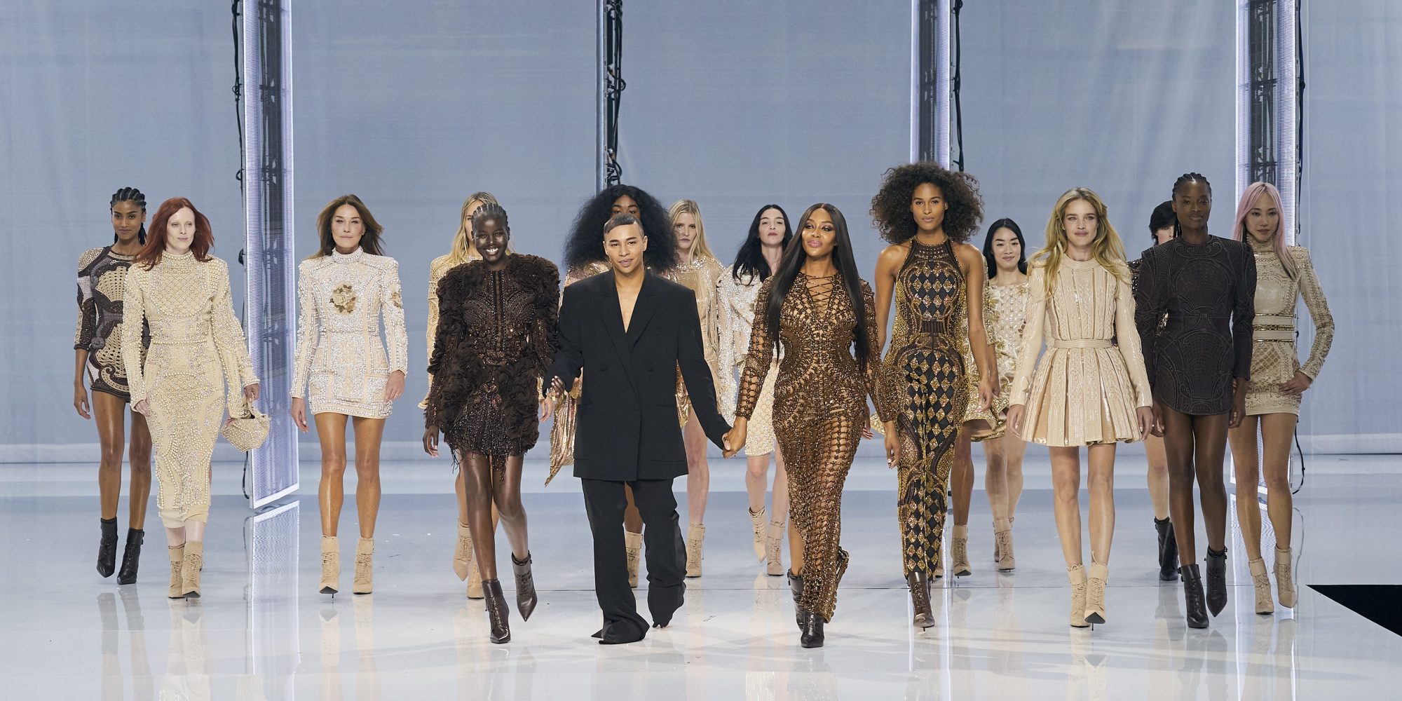 Balmain Spring/Summer 2022: Η επετειακή συλλογή του οίκου έμοιαζε με την πιο glam μουσική συναυλία