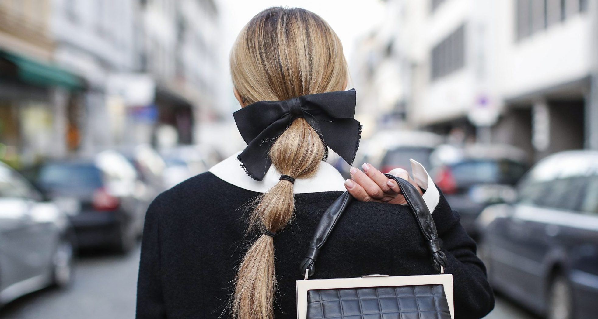 Low Ponytail: 6 ιδέες για να μην μοιάζει ποτέ ξανά βαρετό