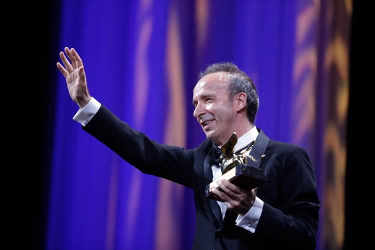 Roberto Benigni: Η συγκινητική ερωτική εξομολόγηση προς τη σύντροφό του ήταν προς όλες τις γυναίκες!