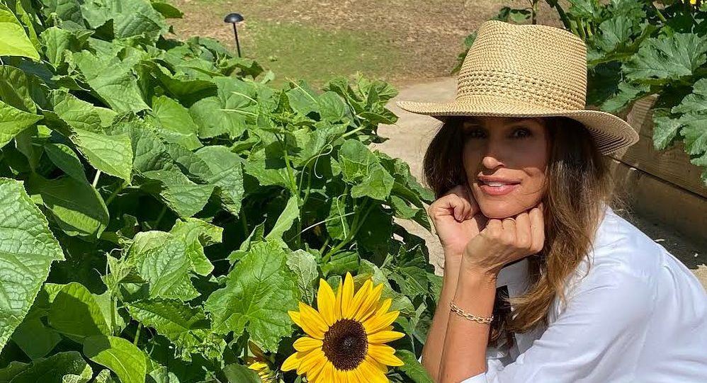 Cindy Crawford: Αναδημιουργεί την iconic διαφήμιση της Pepsi