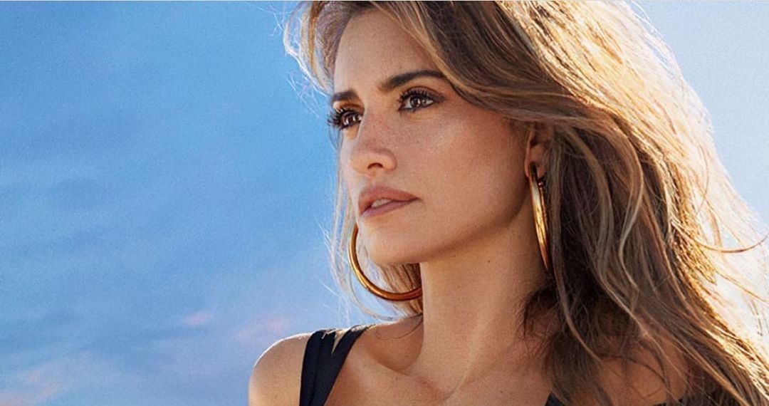 Η Penelope Cruz μαγνήτισε όλα τα βλέμματα στο Φεστιβάν Βενετίας, φορώντας την πιο hot τάση του φετινού φθινοπώρου