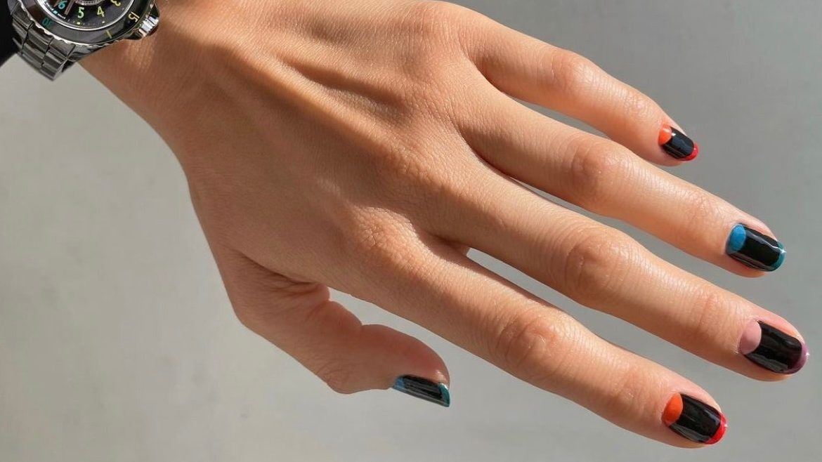 7 φθινοπωρινά nail trends που μας κάνουν να θέλουμε να κλείσουμε ραντεβού για μανικιούρ άμεσα