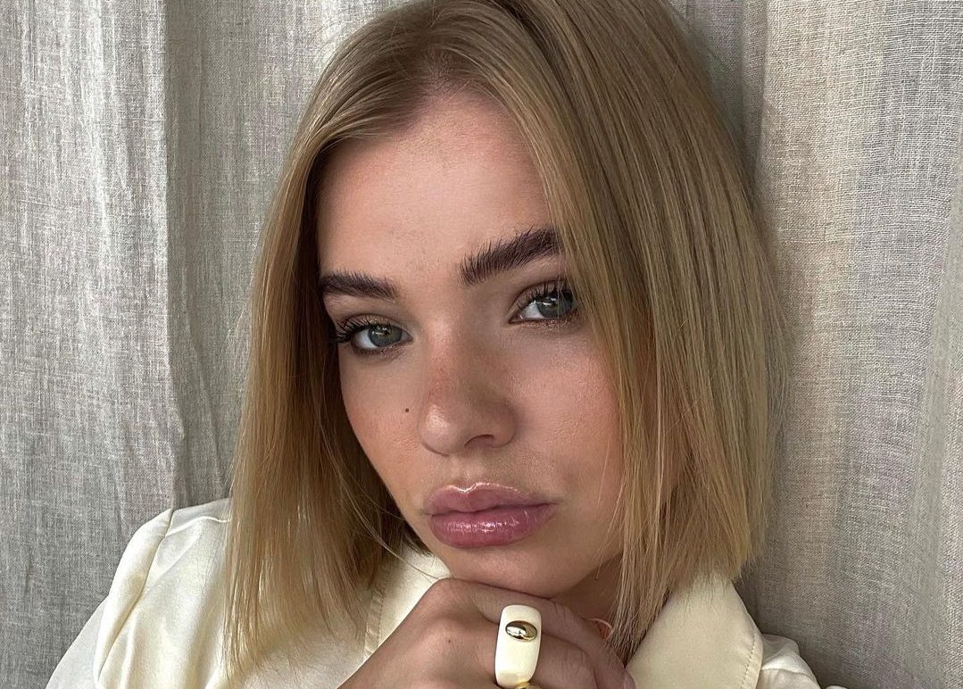 5 lip glosses που θα σου χαρίσουν τα πιο φρέσκα beauty looks