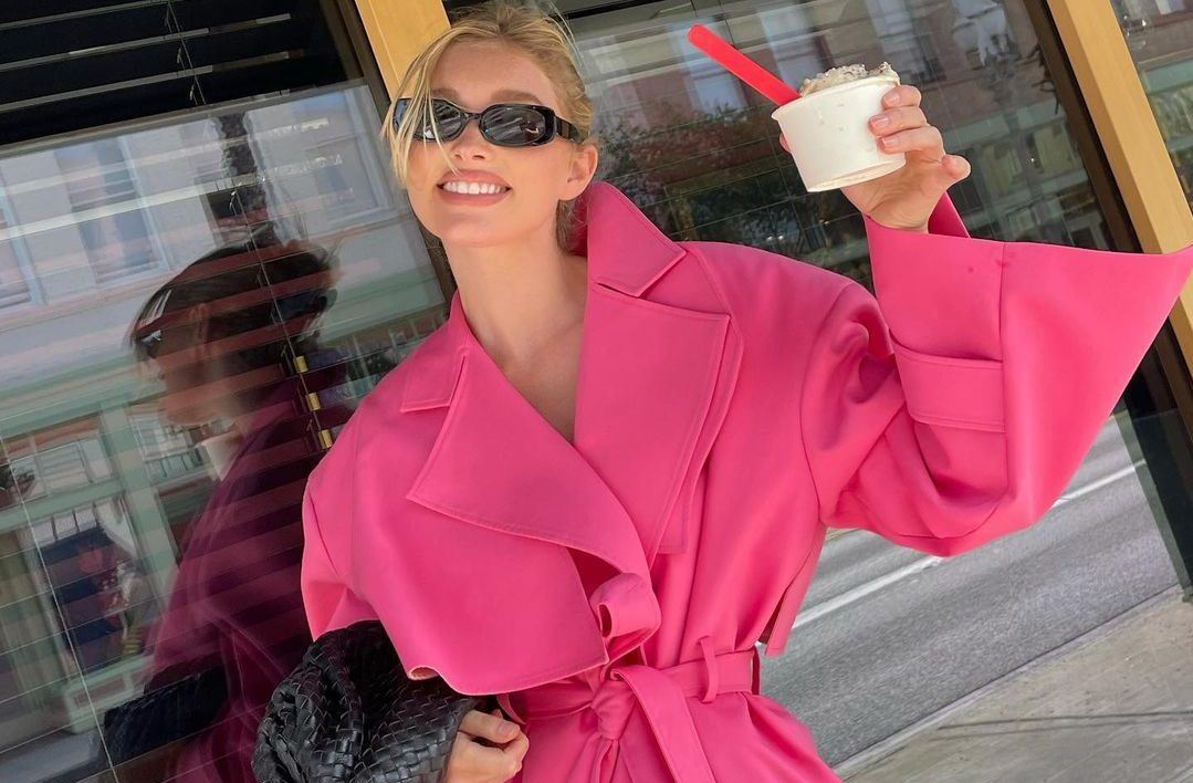 4 τρόποι να φορέσεις την καμπαρντίνα. Η Elsa Hosk μας βάζει τα γυαλιά