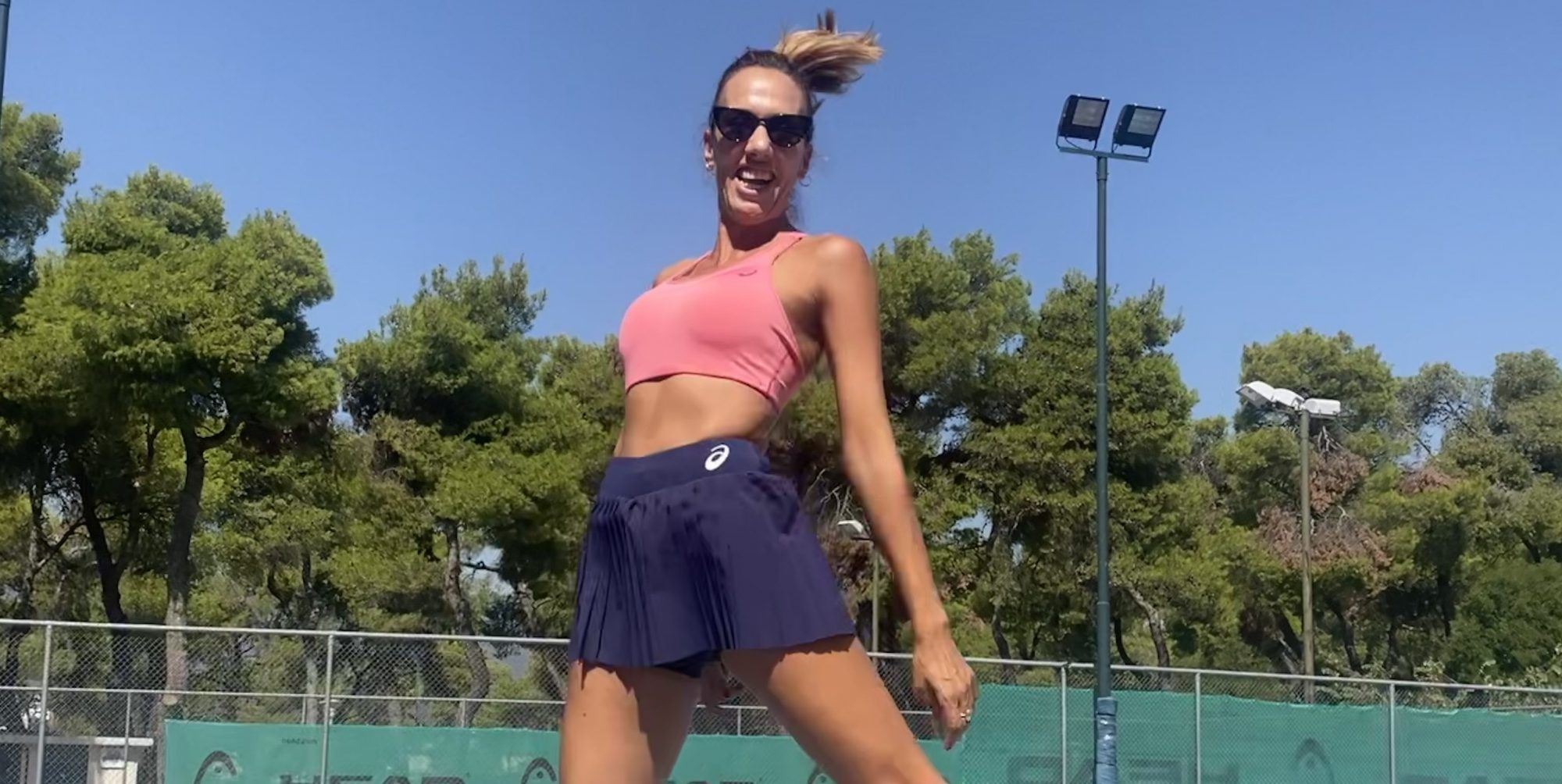 Η personal trainer Δήμητρα Μάρκου σου δείχνει τον τρόπο να γυμνάσεις όλο το σώμα σου χωρίς εξοπλισμό