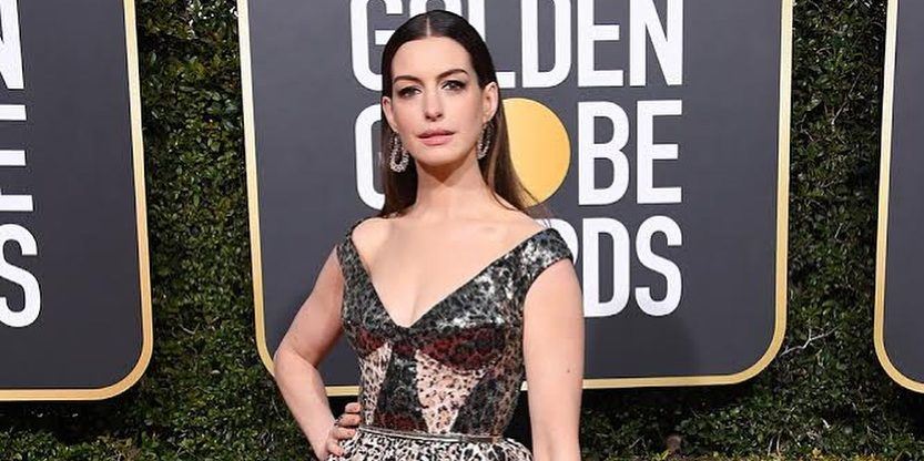 Η Anne Hathaway επέστρεψε με ένα ακόμα bob haircut και εμείς πολύ το χαρήκαμε