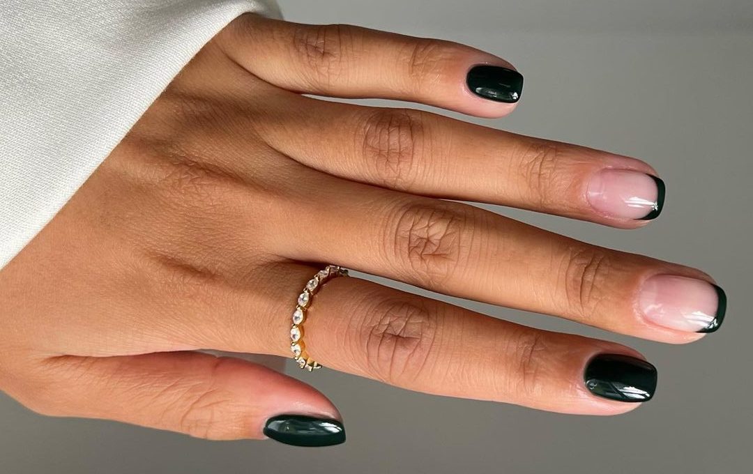 French Mani: Μια διαφορετική εκδοχή του που αξίζει να δοκιμάσεις τώρα